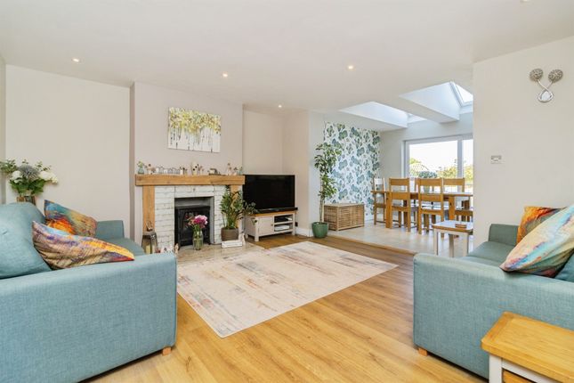 19, Gillard Road, Brixham photo 2