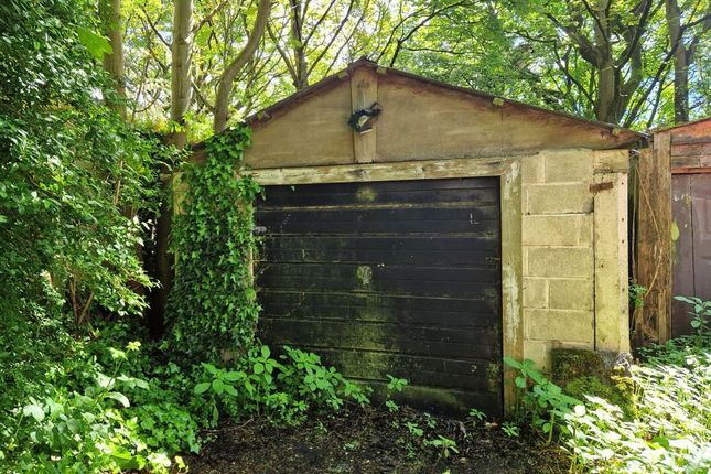 Studio parking on Garage at, Rosehay Lane, Manchester, £3,000