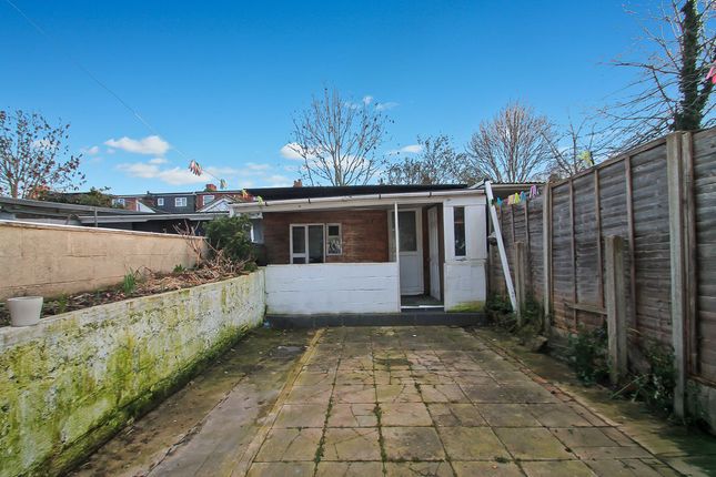 31, Wellington Road, Harrow photo 2