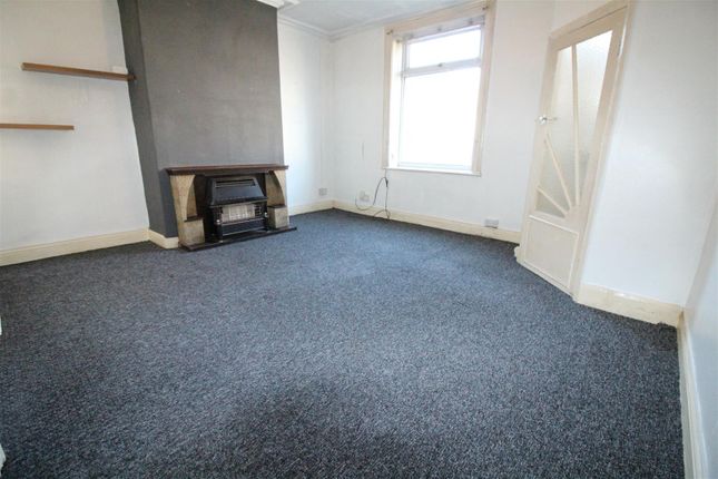 632, Cleckheaton Road, Bradford photo 2