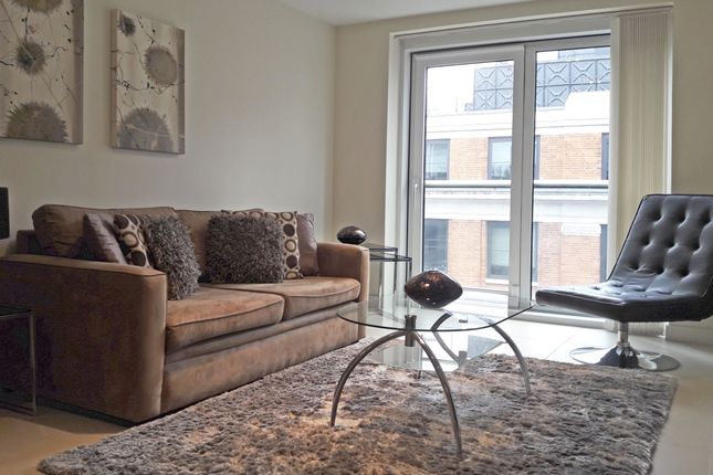 Flat to rent in Bezier Apartments, City Road, Shoreditch