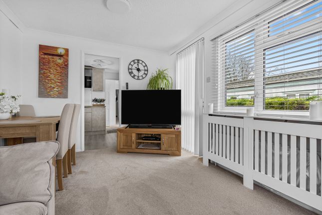 87 Eastern Avenue, Penton Park, Chertsey photo 2