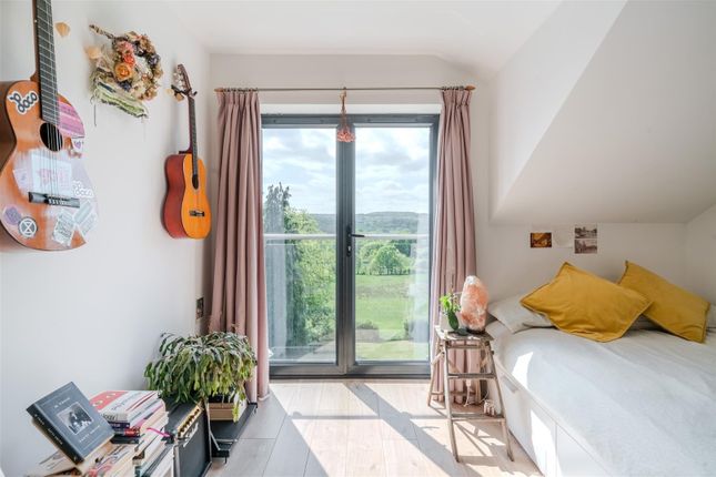 Bedroom2-3.Jpg