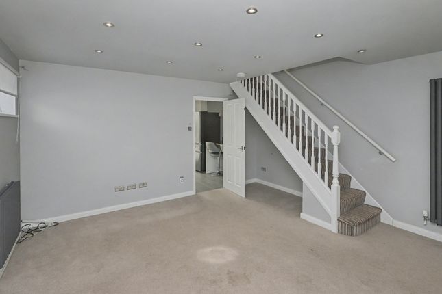 84, Trajan Gate, Stevenage photo 3