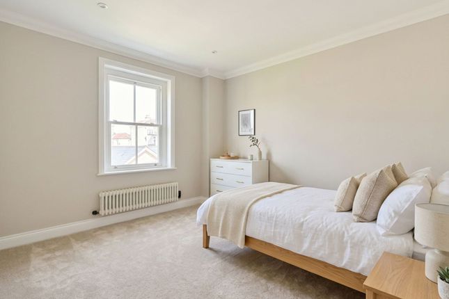 3 Royal Norfolk Mews, West Street, Bognor Regis photo 4