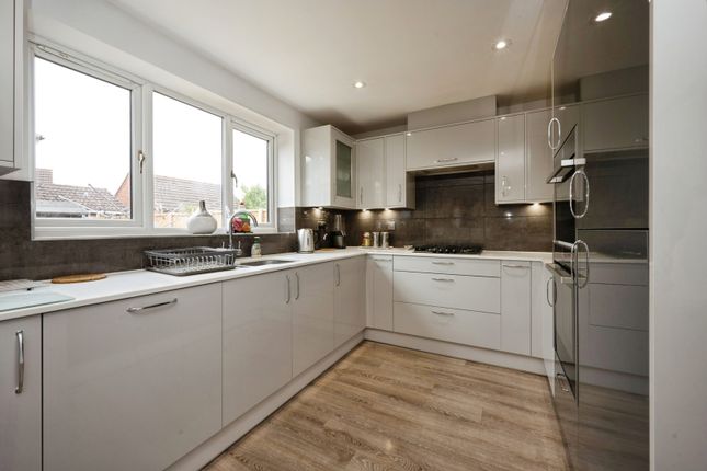 19, Croxden Way, Bedford photo 4