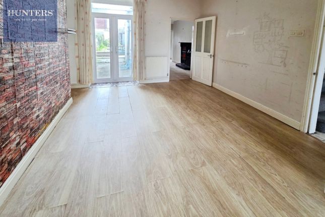 8, Wimborne Road, Bridgend photo 4