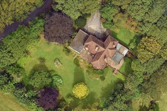 Wide Acres, Blind Lane, Bourne End photo 4