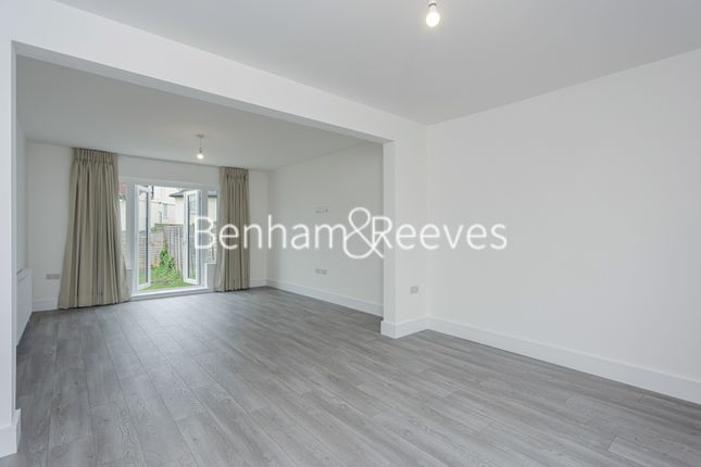 Thumbnail Terraced house to rent in Waters Road, Kingston Upon Thames