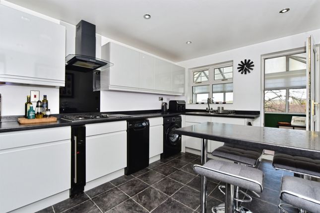 3, John Hibbard Crescent, Sheffield photo 4
