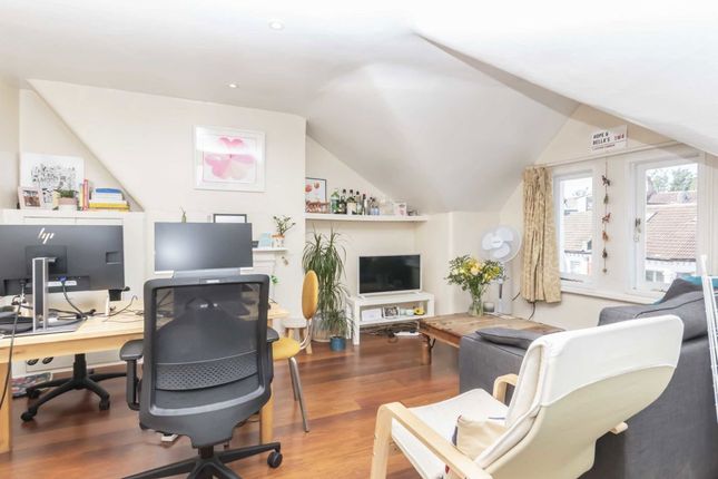 TFF, 37, Kenwyn Road, London photo 4