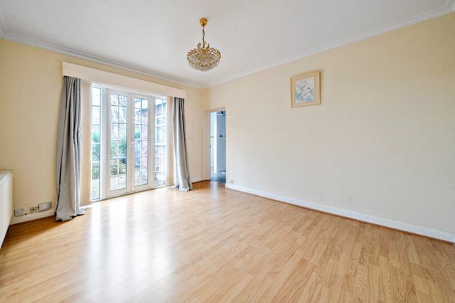 134, Corringway, Ealing photo 4