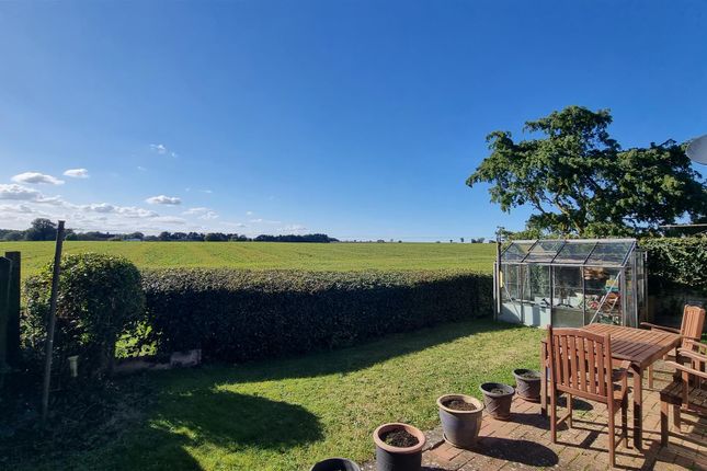11, Kennedy Close, Halesworth photo 4