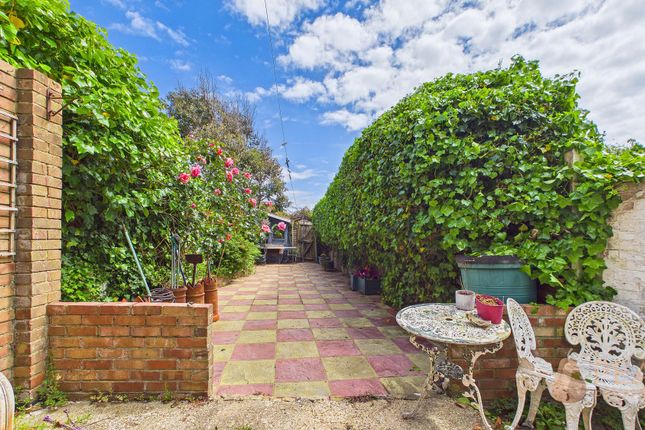 16 Ham Road, Worthing photo 2