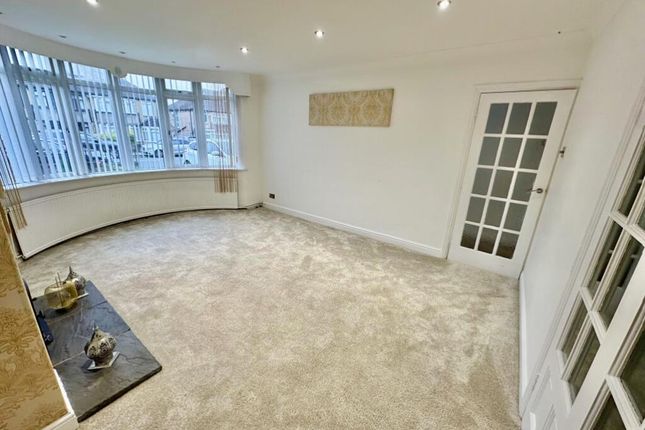 104a, Carr Manor Road, LEEDS photo 2