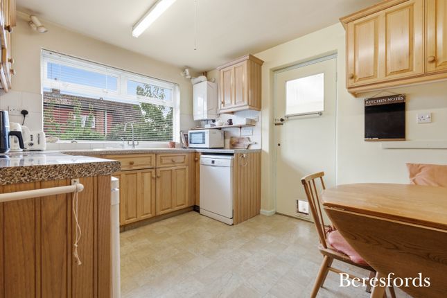 43, Springfields, Essex photo 2