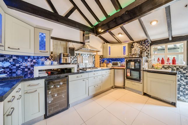 1340433-18-689B6E...