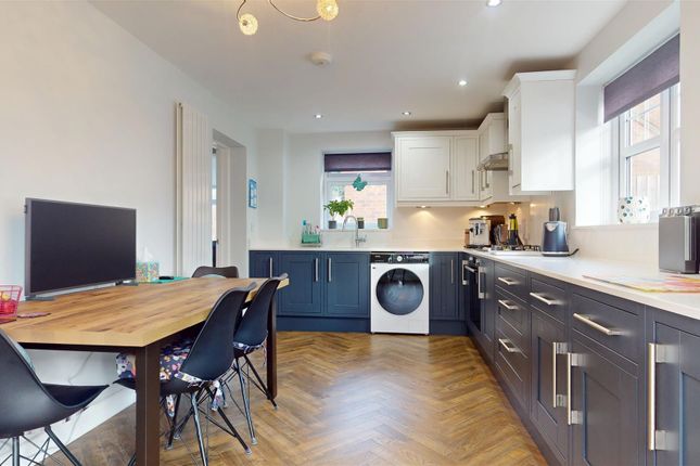 18, Long Ayres, Milton Keynes photo 4