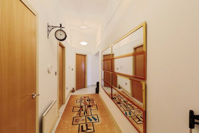 Apartment 6, Admiral Point, 162, Queens Promenade, Blackpool photo 2