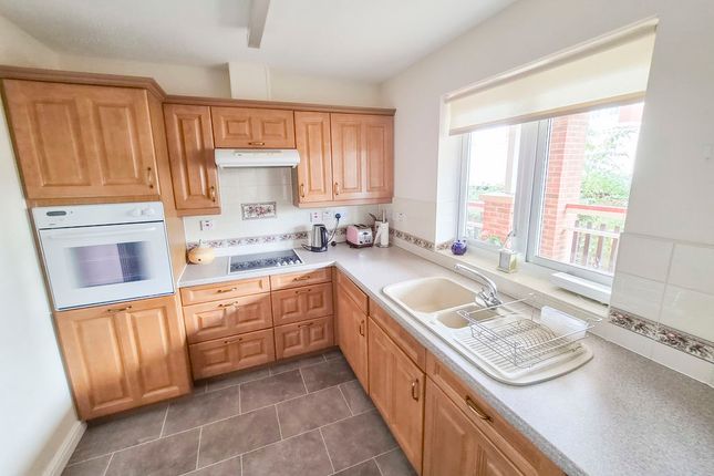 15 Alston Court, Crowstone Road, Westcliff-On-Sea photo 3
