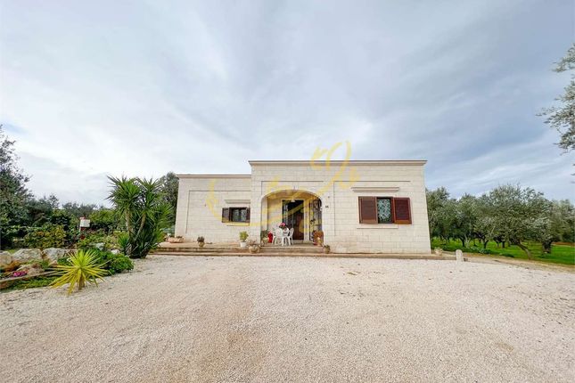 Farmhouse for sale in Fasano, Puglia, 72015, Italy
