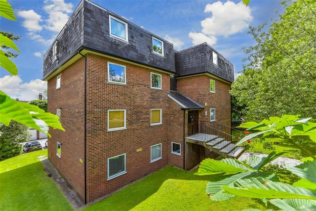 Thumbnail Flat for sale in Woodlands Road, Redhill, Surrey