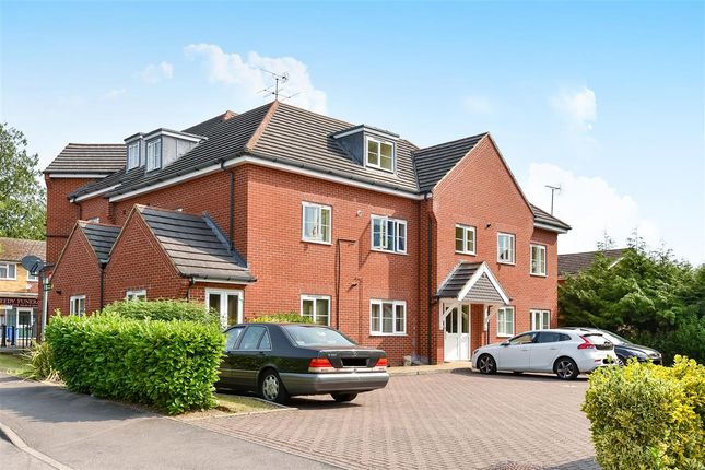 Thumbnail Flat to rent in St. Francis Close, Crowthorne