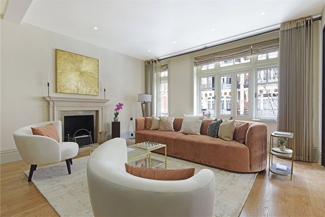 Flat to rent in Washington House, Basil Street, Knightsbridge, London