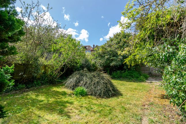 23, Old Park Ridings, London photo 2