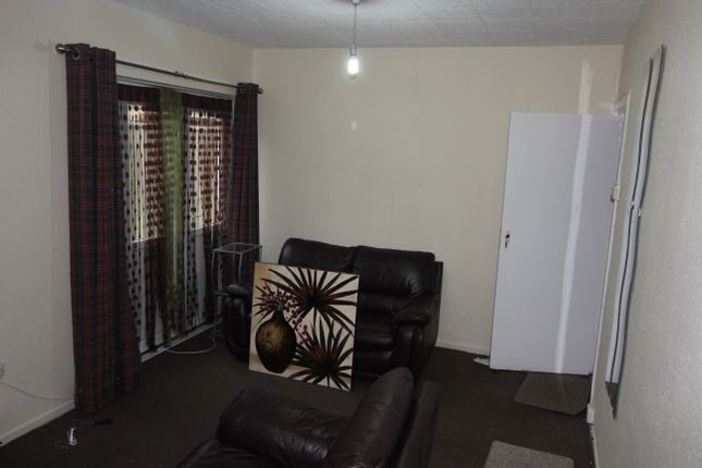 11, Deal court, Southall photo 3
