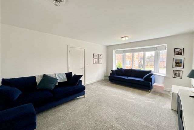 9, Fairfields Chase Aston, Sheffield photo 2