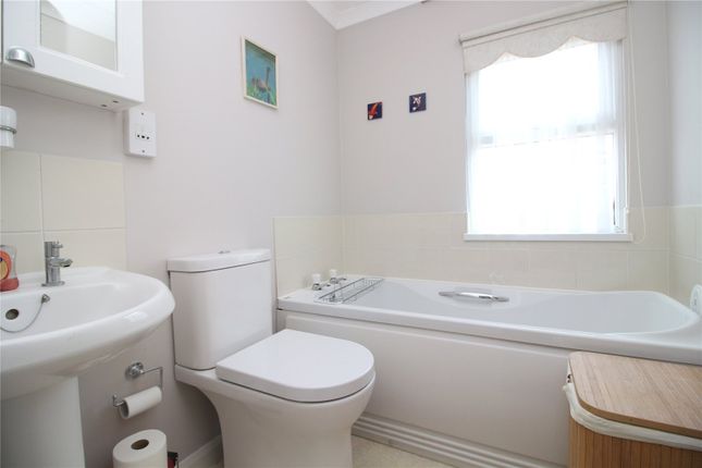 107, Woodlands Park, Hordle photo 5