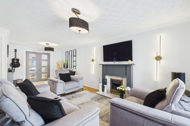 10, Malcolm Gardens, East Kilbride photo 3