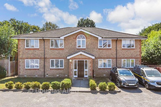 39, Lancaster Drive, Basildon photo 4