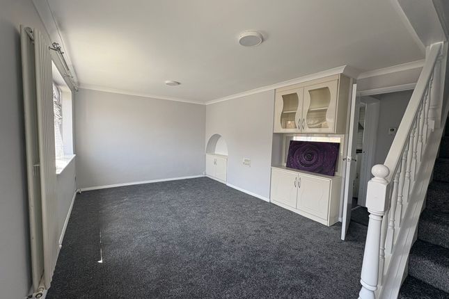 76, Rowan Road, West Drayton photo 2