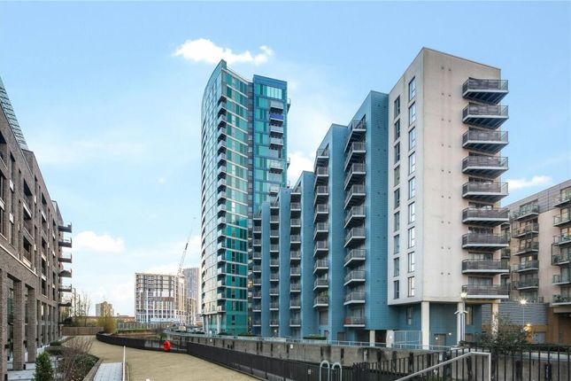 Flat to rent in George Hudson Tower, Bow Borders, Stratford, London