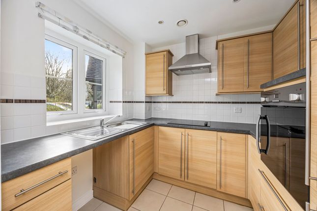 8 Foxmead Court Meadowside, Pulborough photo 2