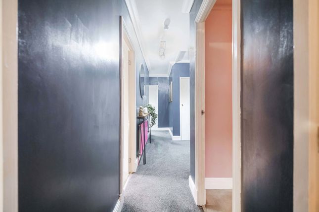 69 Stoneside Drive, Glasgow photo 2