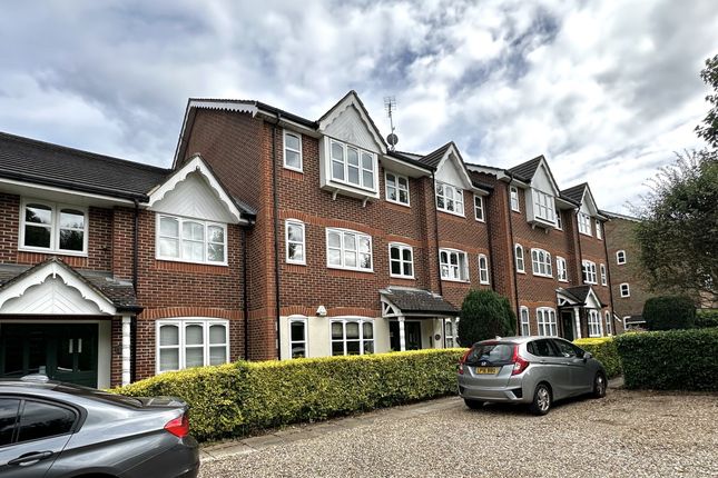 Thumbnail Flat for sale in Foxlands Close, Watford