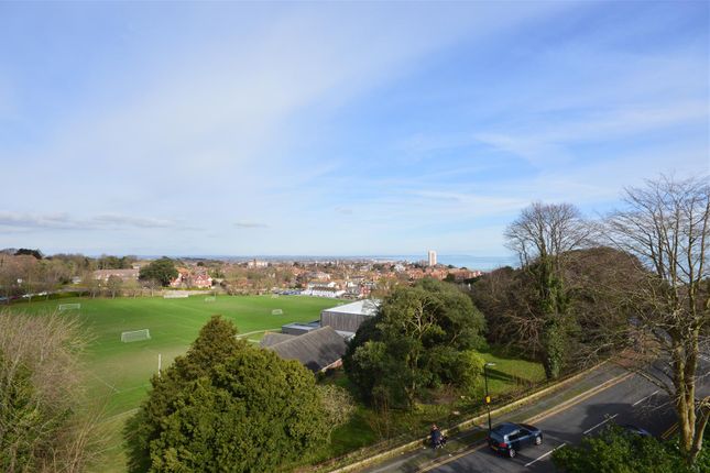 13, Summer Court, Wellcombe Crescent, Eastbourne photo 3