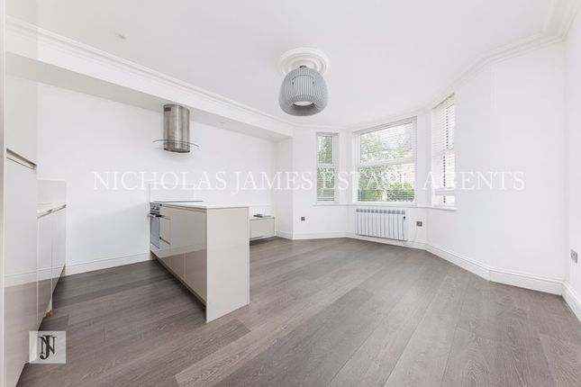 Flat to rent in Myddleton Road, Wood Green