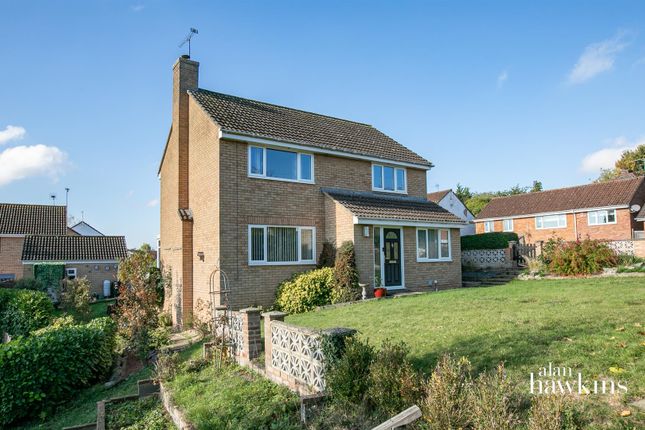4-bed detached on Westbury Park, Royal Wootton Bassett, £450,000