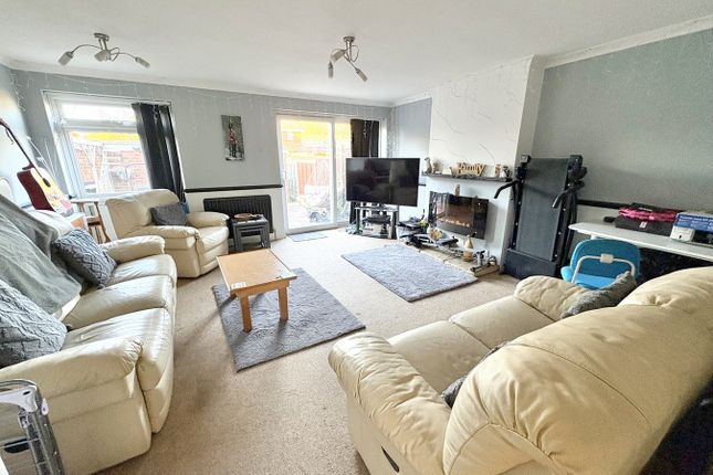 1, Dacombe Drive, Poole photo 2