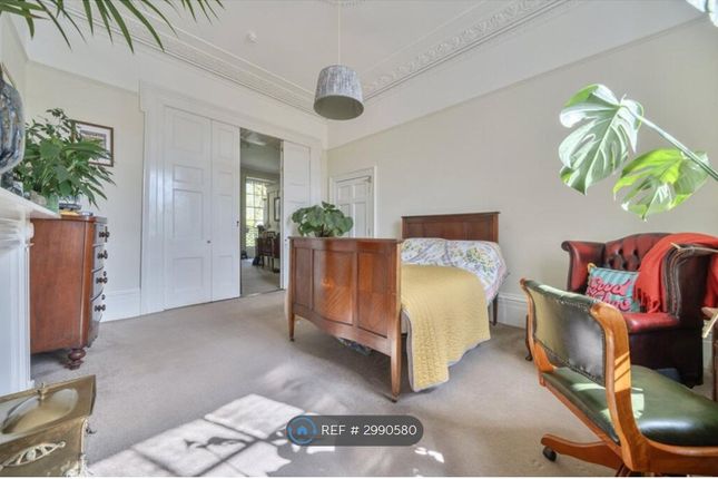 First Floor Flat, Caledonia Place, Bristol photo 3