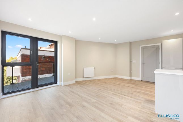 Thumbnail Flat for sale in Nether Street, London