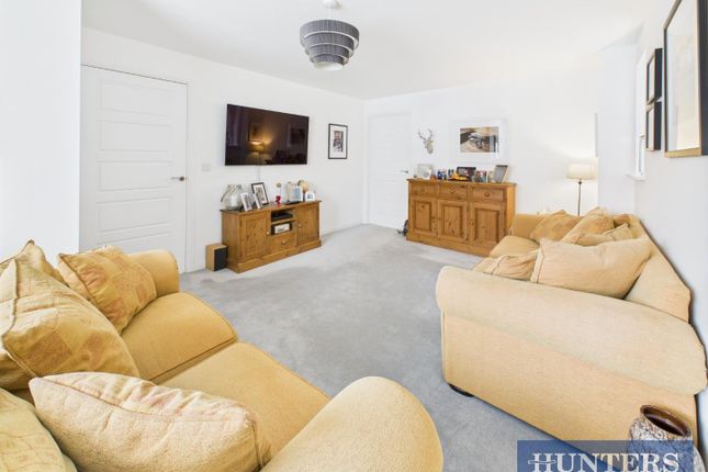 8, Wren Close, Beverley photo 3