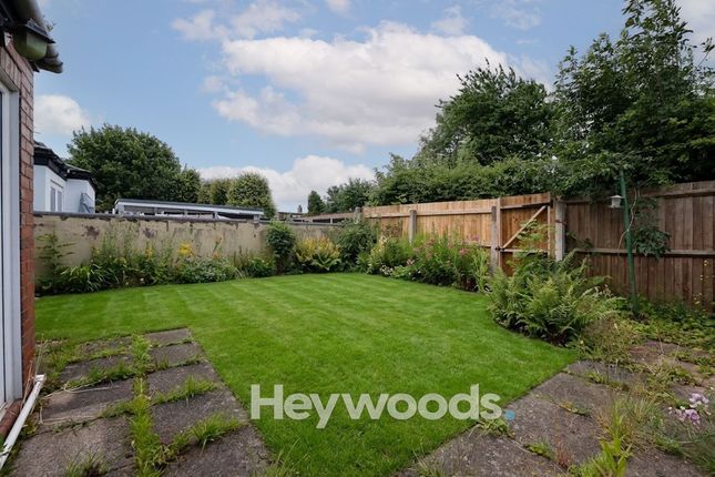 12 Longfield Avenue, Stone photo 4