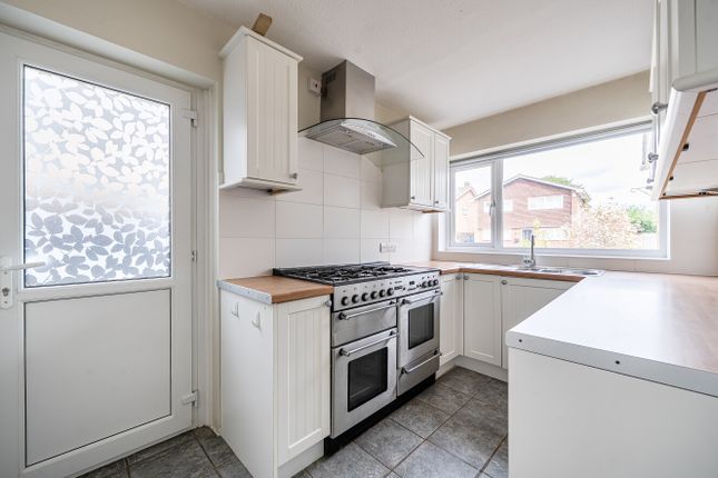 6, Chaucer Close, Winchester photo 4