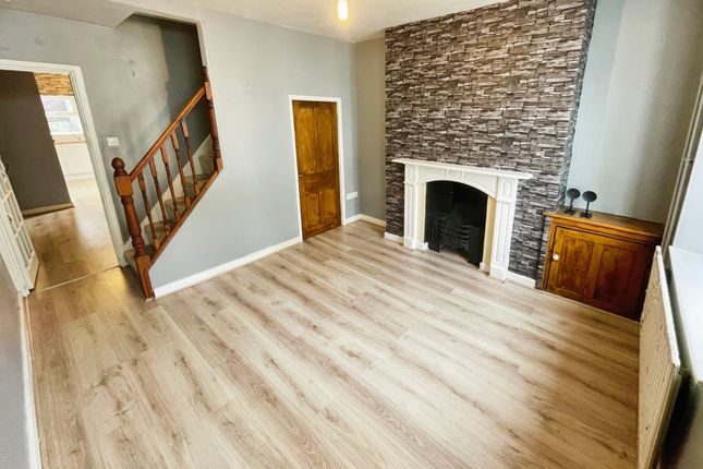 40, Newcastle Hill, Bridgend photo 2
