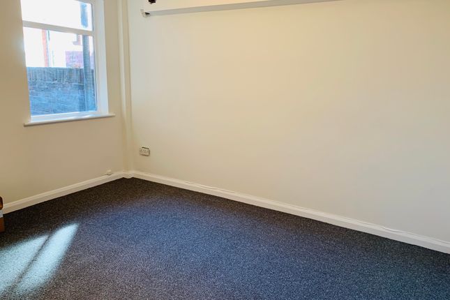 7, Doncaster Road, SCUNTHORPE photo 3